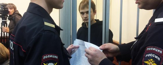 В чем обвиняют Мифтахова: дело о разбитом окне. Хронология