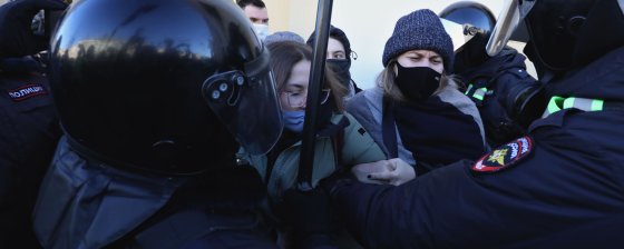 Задержания по всей стране: итоги протестов против войны с Украиной 24–27 февраля