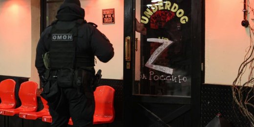 «Z — for Russia»: Moscow authorities raid hip pubs and a cultural centre